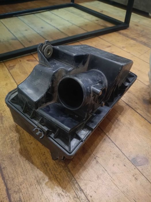 Кутия за въздушен филтър Мазда Premacy