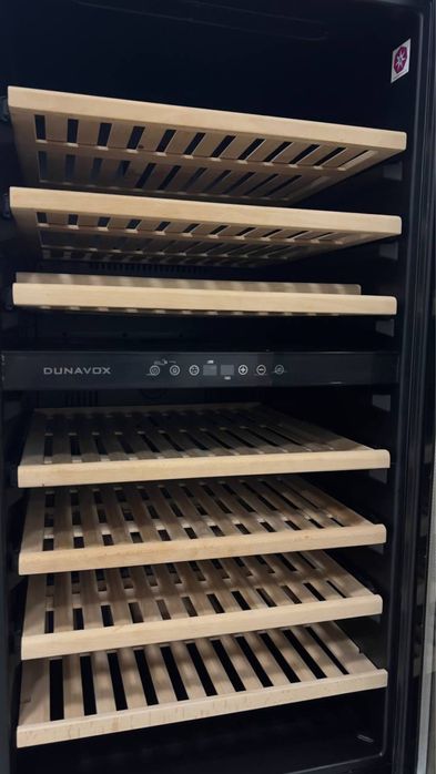 Винный шкаф Dunavox