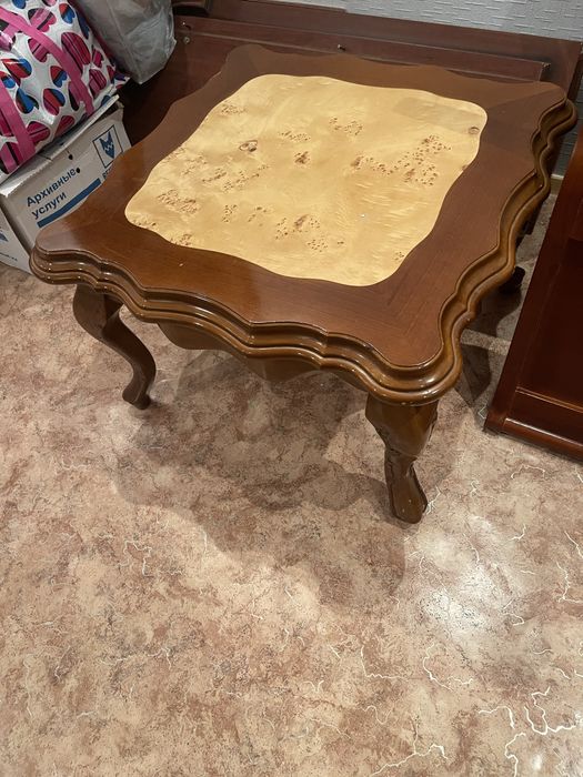Журнальный столик