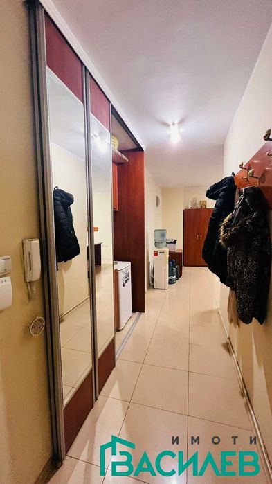 Продава се Тристаен апартамент в София, Център - 72 кв.м за 1346 €/кв.м - Снимка #8