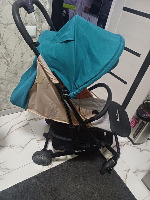 Продаётся фирменный коляска Disney by easywalker