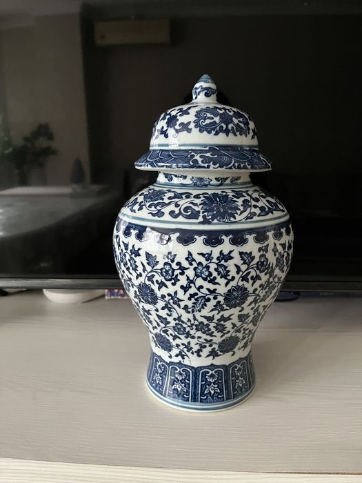 Ваза богатства фарфоровая