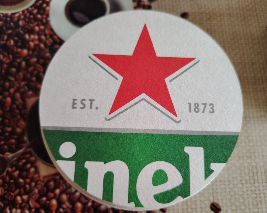 Картонени подложки на Heineken, Birra Moretti, Сливенска перла и ouzo Paralia