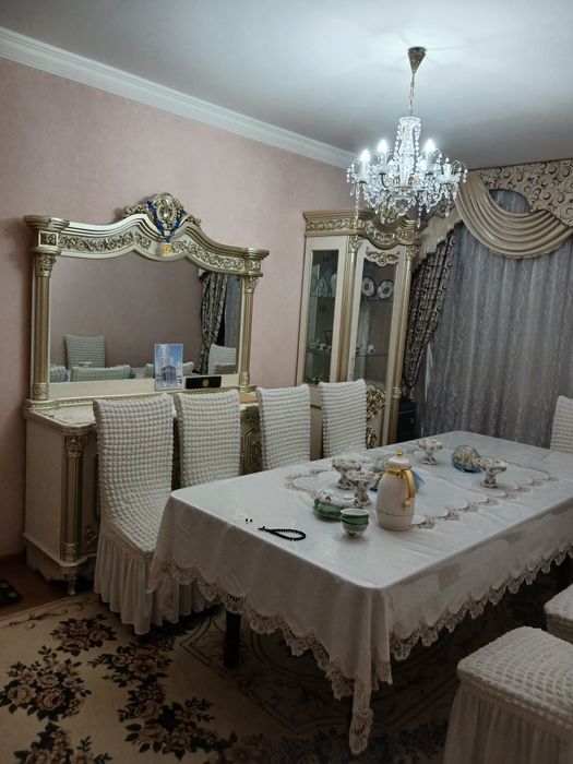 Юнусобод туманида 4 хонали квартира сотилади 5 эташли дом ремонти яхши