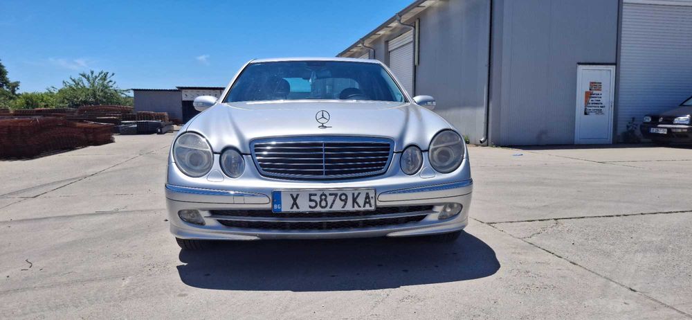 Продавам Мерцедес Е 270 CDI 177коня авангард 2004г