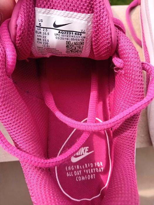 Adidași Nike Air Max Oketo (Dama / Copii) – Mărimea 35.5 – Roz Fuchsia / Wild Cherry