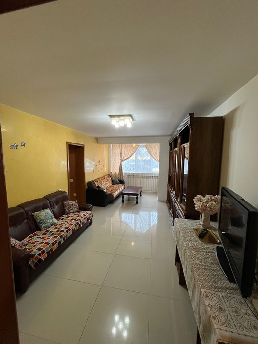 Inchiriez apartament 3 camere