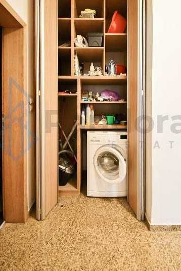 Дава се под наем Тристаен апартамент в София, Изток - 125 кв.м за 999 € - Снимка #9