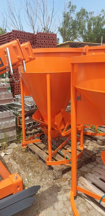 Кюбели за бетон, легени за строителни смеси, кранови вилици