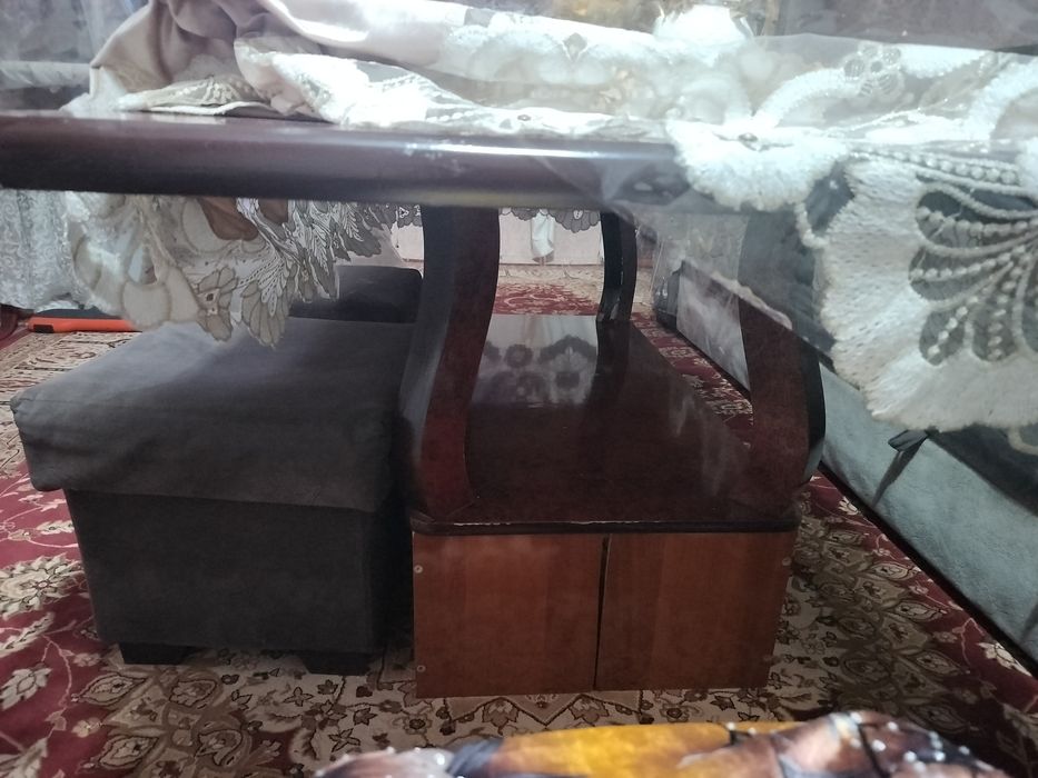 Уголок, очилади, кровать клб ишлатса хам булади. 3 миллион