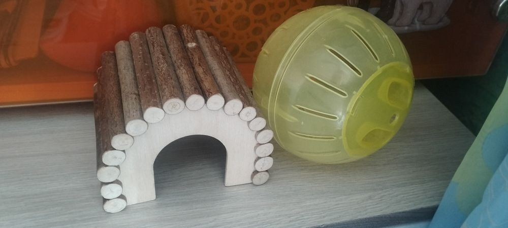 Продам клетку с морской свинкой