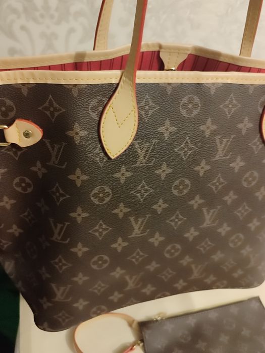 Женская сумка Луи Витон.