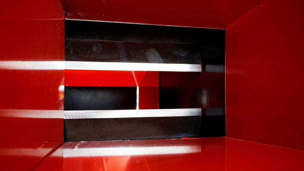 Tocator crengi RP200 cu banda si volanta