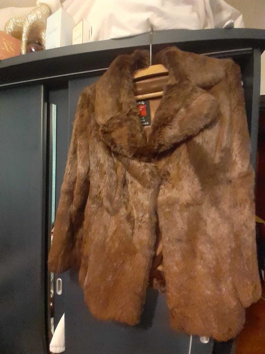 Haina de blană naturala mărime 42
