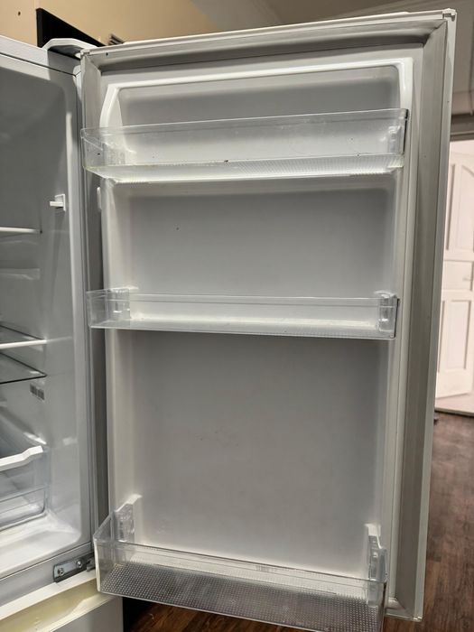 Холодильник не большой