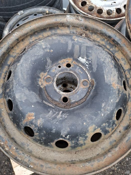 Vand 4 jante R 15 dacia logan renault bune fara defecte
