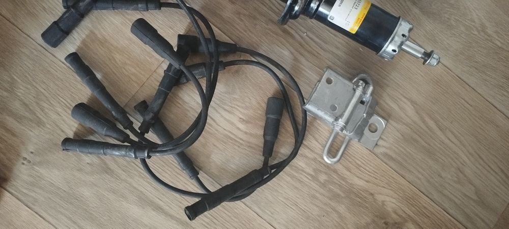 запчасьти на ауди 100.с4