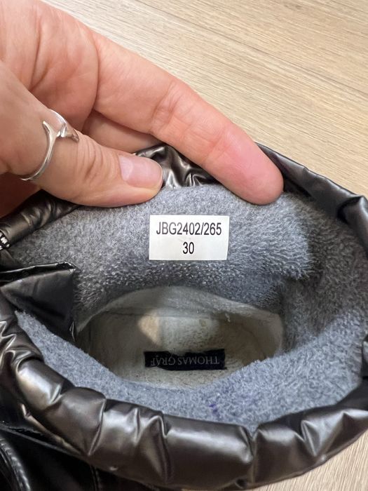 Продам зимние ботинки( дутики) 30 размер.