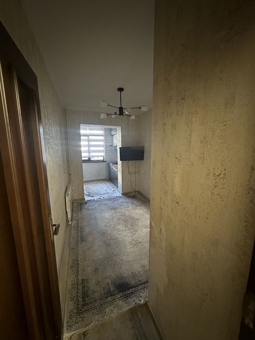 Eshonguzar 2 xonalik kvartira 1 etajda sotuvda