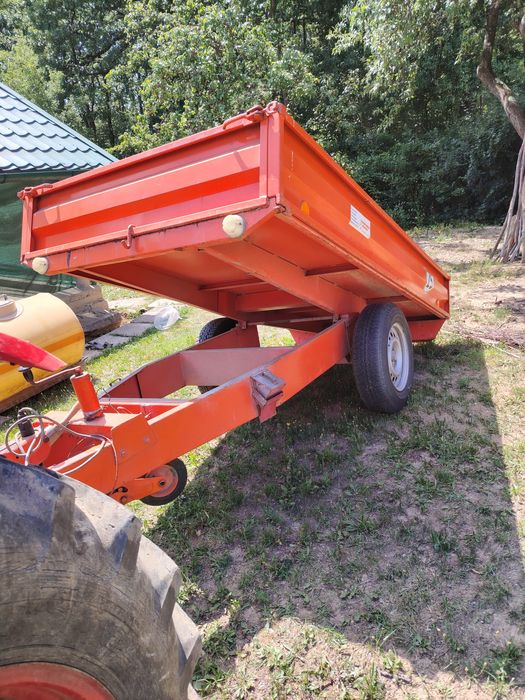 Remorcă basculabilă 1600 kg