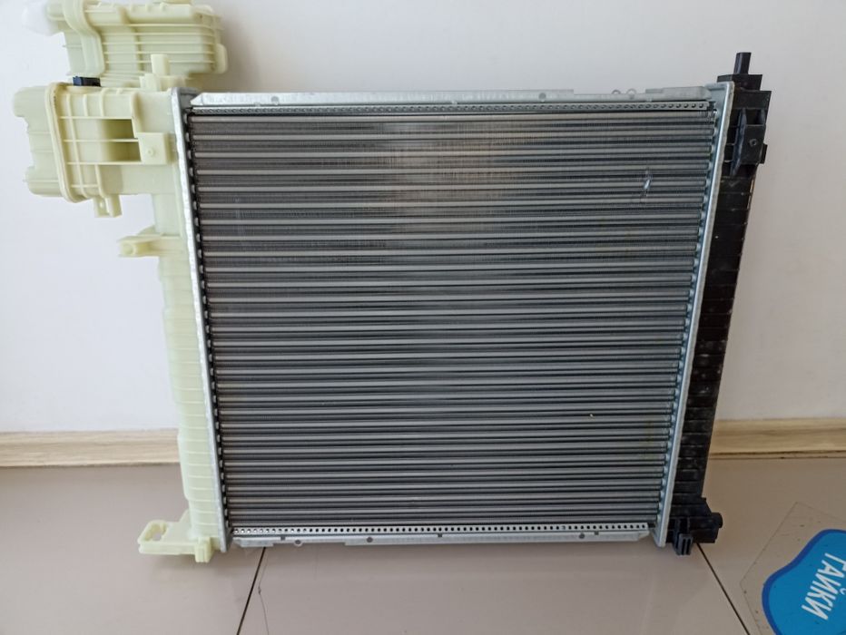 Мерседес Вито радиатор основной