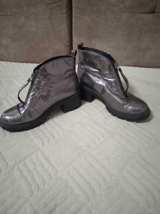 Ботинки демисезон  38размер