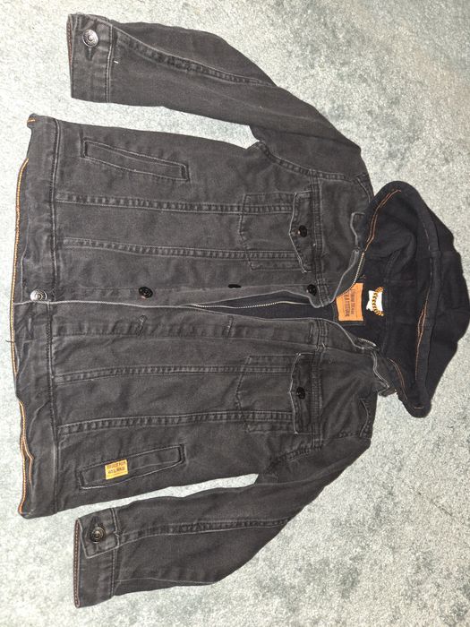 Vând geaca Zara pentru băieți, din denim/jeans/blugi, 128cm, 7-8 ani