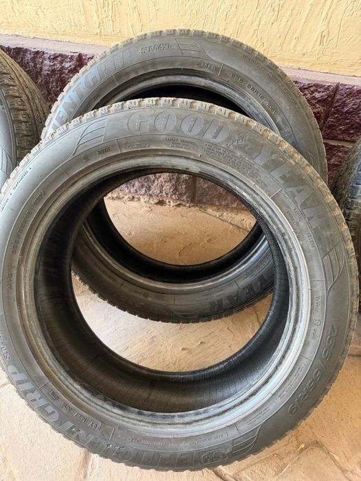 Шина летние  235/55  R 19