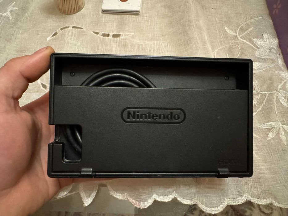 Nintendo Switch 32gb + 64 GB sd card