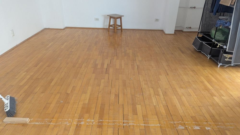 Donez Parchet lemn masiv 25mm stare buna, ambalat frumos in saci