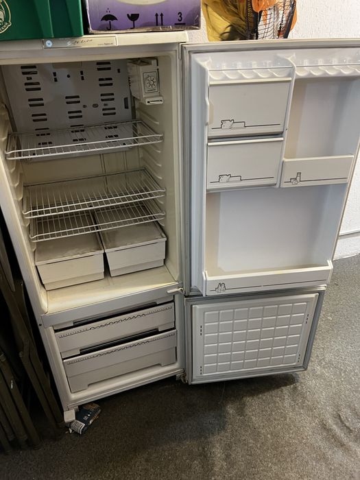 Холодильник Бирюса