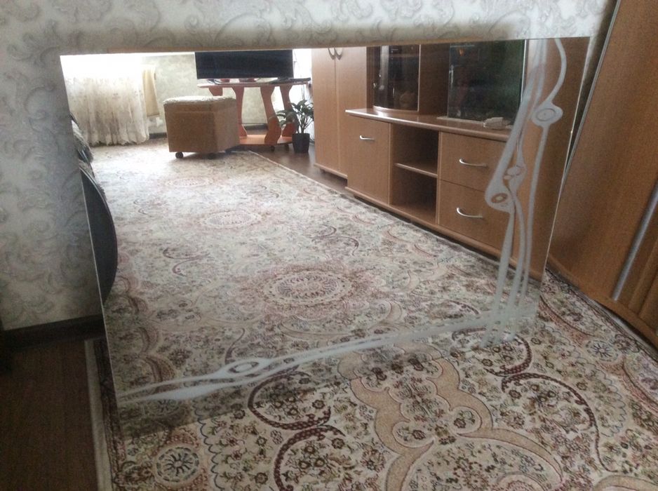 Зеркало настенное