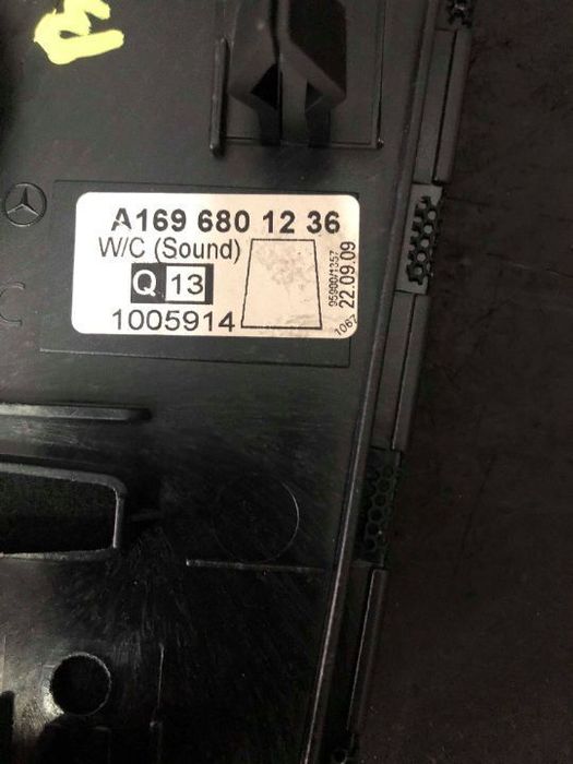 capac acoperire boxe bord mercedes a-class w169