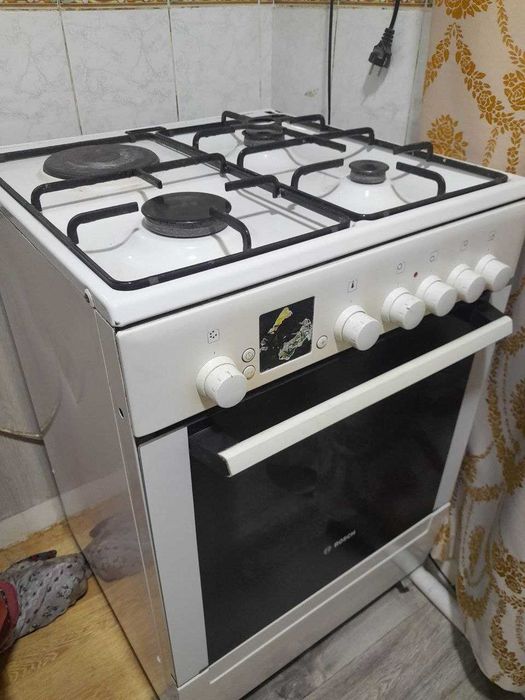 Продам плиту Bosch в хорошем состоянии.