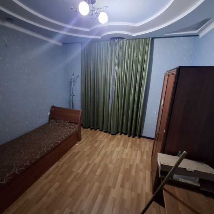 Продаю 6 комнатную квартиру Сергели массив Строитель
