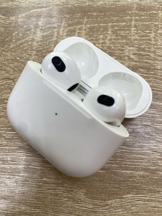 Наушники Apple AirPods 3 без ANC (A4)