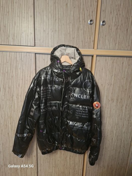 Унисекс обличано един път яке.яке