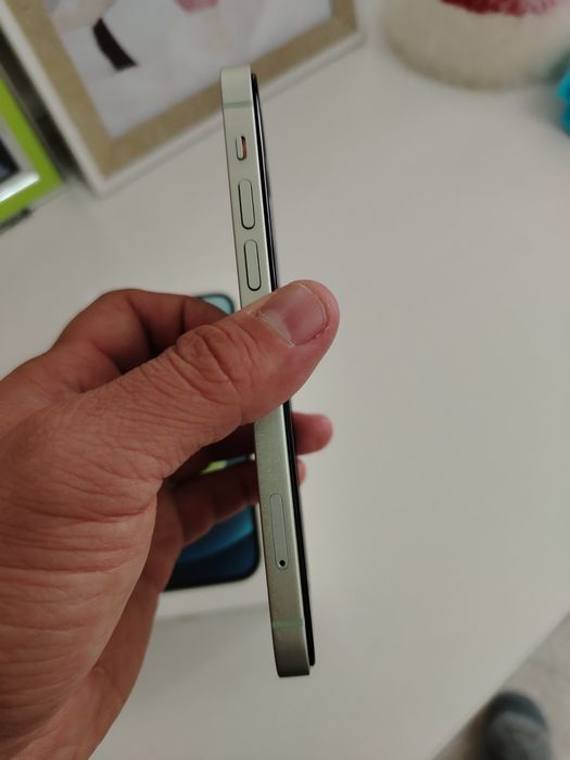 Продаётся iPhone 12