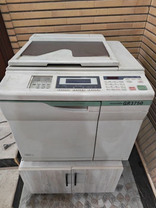 Tipografiya biznes sotiladi