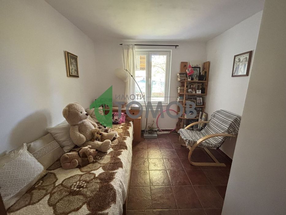 Невероятна къща на три етажа в село Яворово