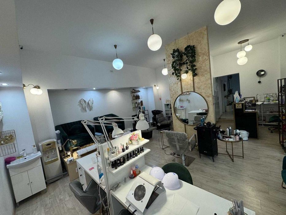 SALON DE ÎNFRUMUSEȚARE -complet echipat