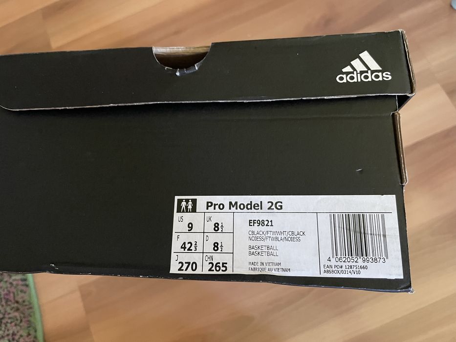 Adidas Pro model Чисто нови N 42/5