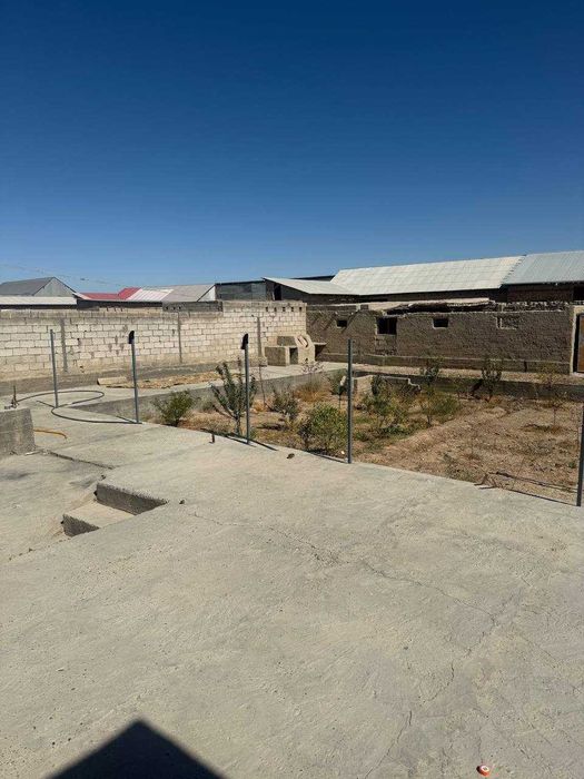 Hovli sotiladi 7 sotix