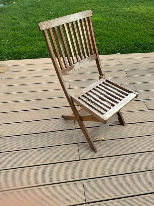 Сгъваем дървен стол