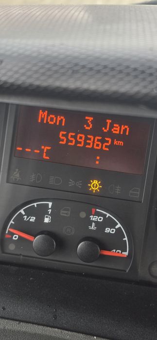 Iveco daily 50c15 6.2m se conduce cu B cu contract.