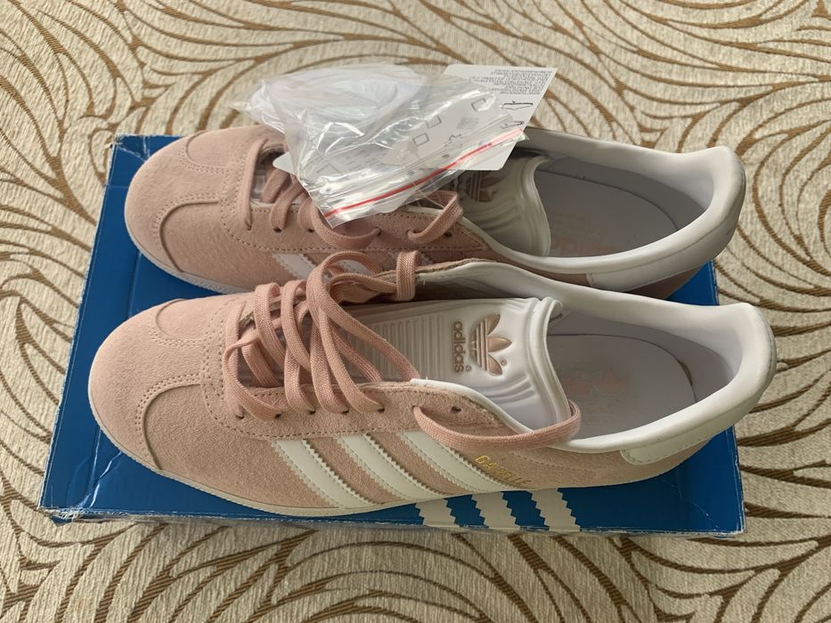 Sneakersi Adidas Originals Gazelle piele nr.40-2/3 - 25-26cm - NOI