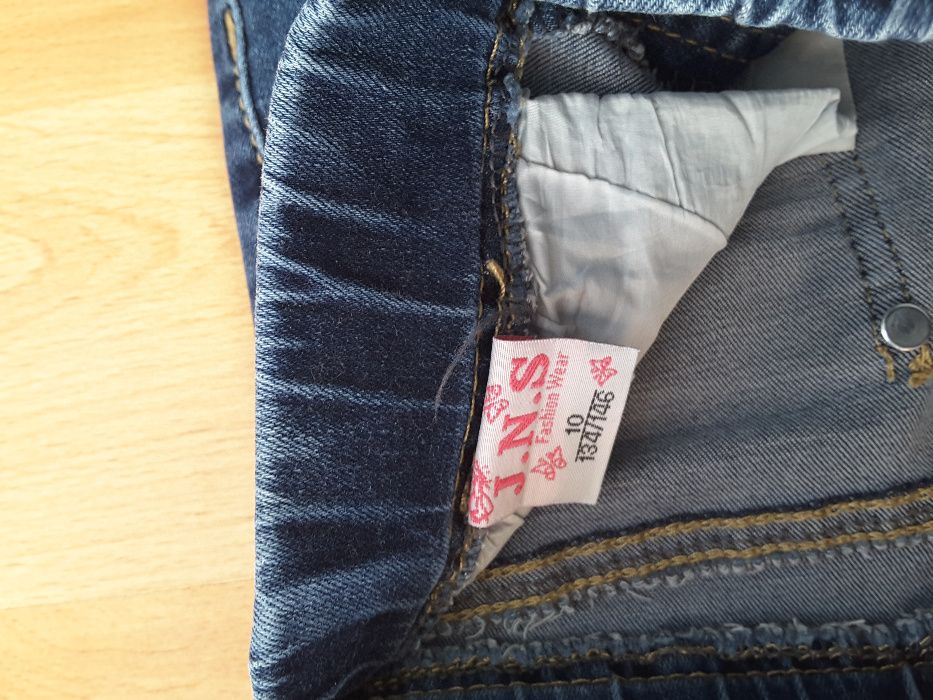 Дънки за момиче с перлички и пеперуди /10г