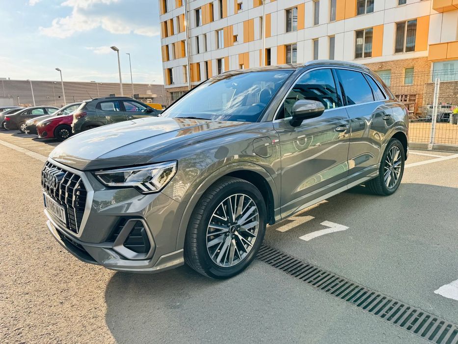 Audi Q3 TFSIe S line Plug-in Hybrid 245 CP (proprietar unic)