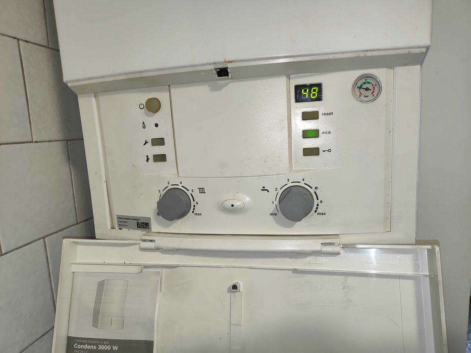 Vând centrală termică pe gaz BOSCH Condens 3000W folosită
