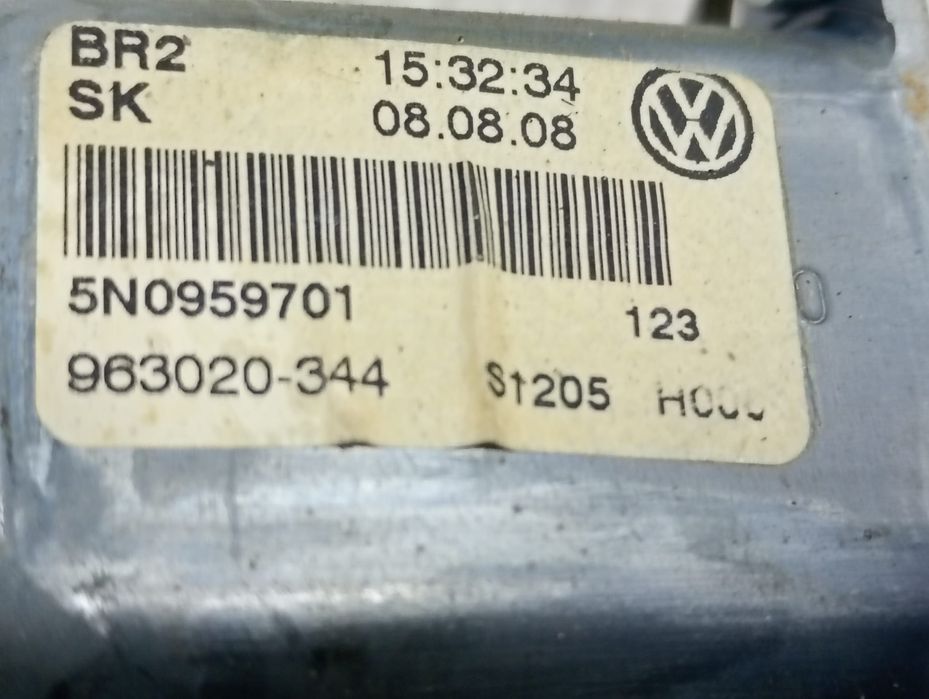 Motoras geam stanga fata Volkswagen Tiguan 1 (5N) (2007 - 2011) CBAB
